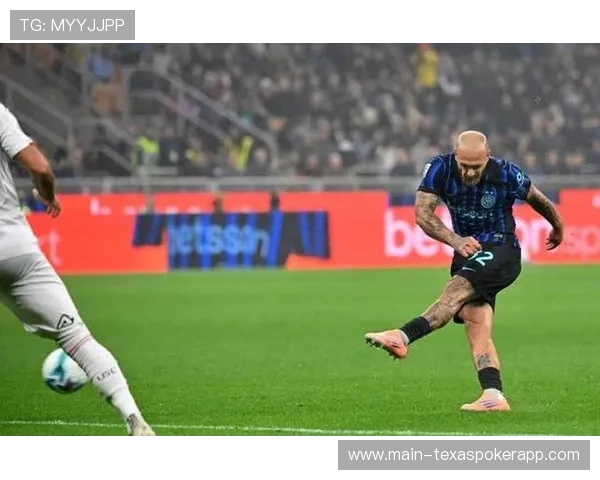 意大利内政部:因烟雾弹事件,暂禁止国米球迷前往客场观赛 意大利内政部:因烟雾弹事件,暂禁止国米球迷前往客场观赛