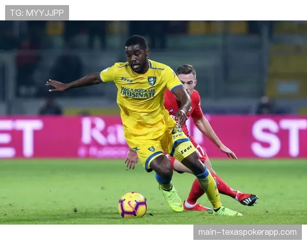 特写：弗罗西诺内小将攻入意甲处子球后泪洒赛场